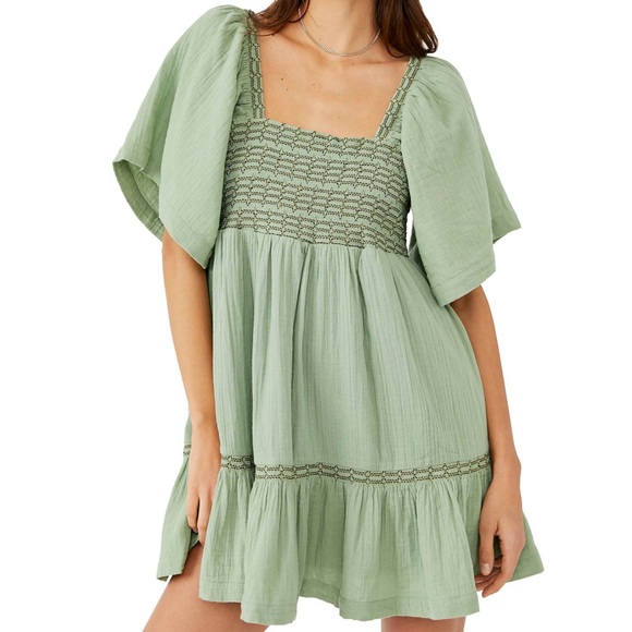 Green Smocked Puff Sleeve Dress - Picture 2 of 2